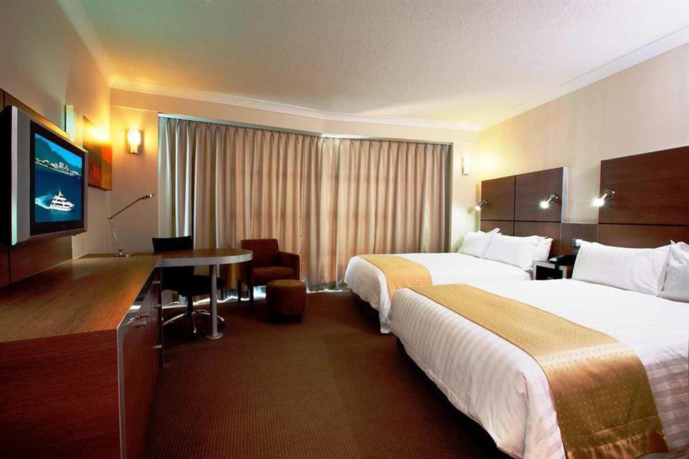 Days Inn By Wyndham Greenfield Room photo