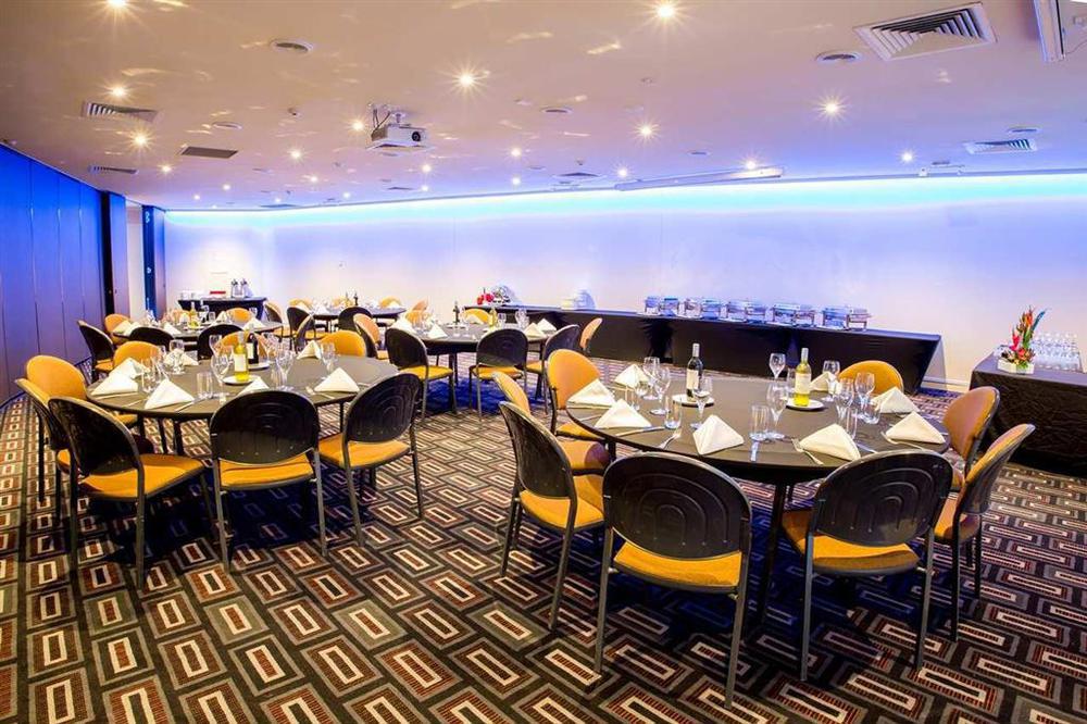 Days Inn By Wyndham Greenfield Facilities photo